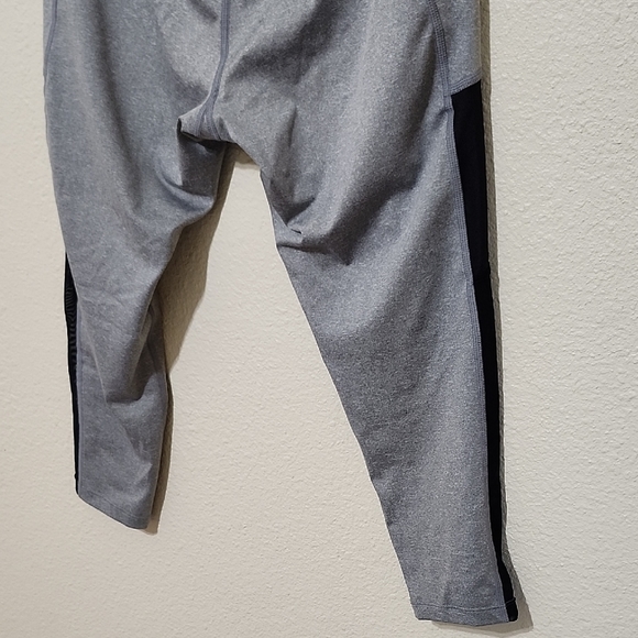 BCBGMaxAzria Black and Gray Leggings Athletic Style - Picture 8 of 8